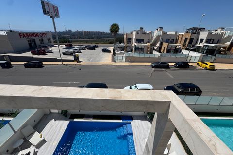 Villa i Cabo Roig, Alicante, Cabo Roig - € 635.000 | Ref: 2-14911/76416 - foto 28