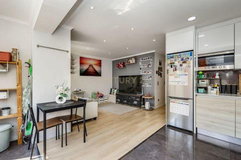 Lejlighed i Amadora, Lisbon, Amadora - € 299.000 | Ref: C0409-02035 - foto 11