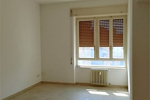 Apartament a Terni, Terni, Terni - € 550/mes | Ref: AIU-2093 - foto 8