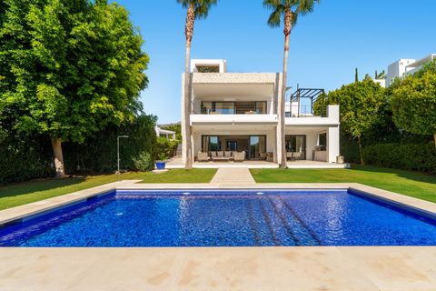 Villa en Marbella, Malaga, Marbella - € 4.290.000 | Ref: BLXC-1567 - photo 1