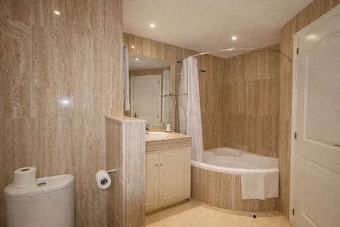 Villa a Elviria, Malaga, Elviria - € 460.000 | Ref: MLSC3705882 - foto 21