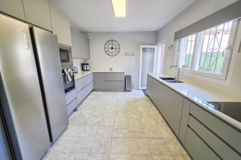 Villa a La Duquesa, Malaga, La Duquesa - € 860.000 | Ref: MLSC5519311 - foto 8