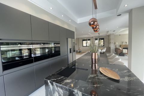 Villa a Elviria, Malaga, Elviria - € 3.790.000 | Ref: MLSC2976139 - foto 4