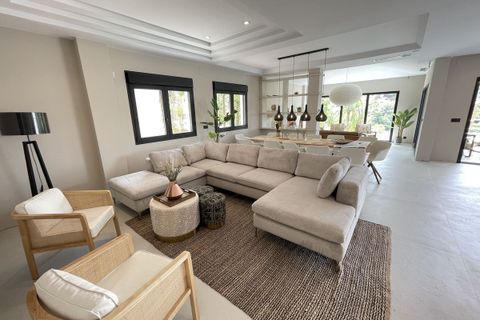 Villa a Elviria, Malaga, Elviria - € 3.790.000 | Ref: MLSC2976139 - foto 11