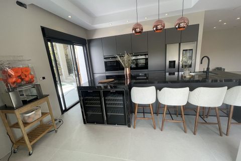 Villa a Elviria, Malaga, Elviria - € 3.790.000 | Ref: MLSC2976139 - foto 12