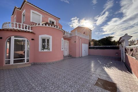 Villa a Playa Flamenca, Alicante - foto 1