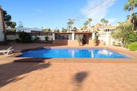 Villa i Torrevieja, Alicante, Torrevieja - € 930.000 | Ref: 747533 - foto 33