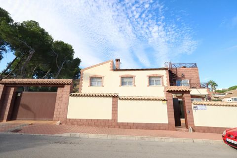 Villa i Torrevieja, Alicante, Torrevieja - € 930.000 | Ref: 747533 - foto 40