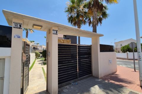Villa a Torrevieja, Alicante, Torrevieja - € 785.000 | Ref: 746815 - foto 4
