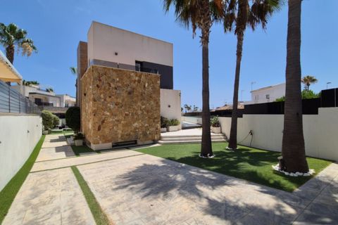Villa a Torrevieja, Alicante, Torrevieja - € 785.000 | Ref: 746815 - foto 5