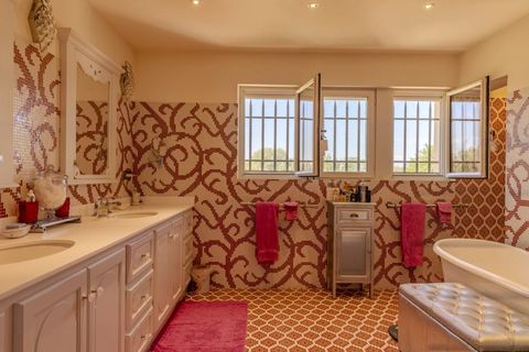 Villa i Raphele-les-Arles, Bouches-du-Rhone, Raphele-les-Arles - € 6.900.000 | Ref: HH-16165637 - foto 19