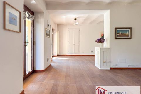 Villa i Ispra, Varese, Ispra - € 630.000 | Ref: LM 1726 - foto 28