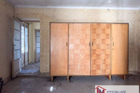 Villa a Angera, Varese, Angera - € 145.000 | Ref: LM 1802 - foto 32