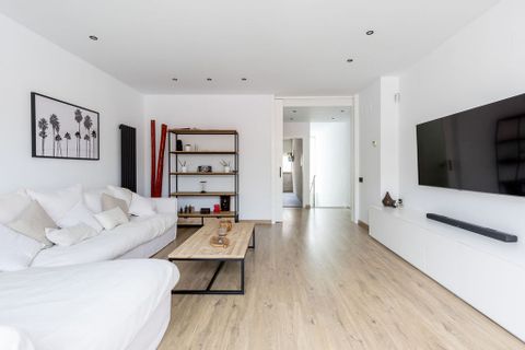Villa i Badalona, Barcelona, Badalona - € 795.000 | Ref: KBMN579 - foto 16