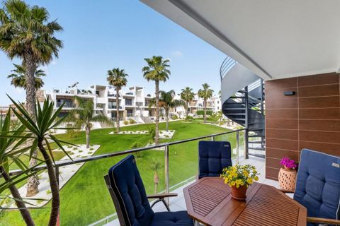 Apartamento en Punta Prima, Alicante, Punta Prima - € 323.000 | Ref: 200-4764 - photo 2