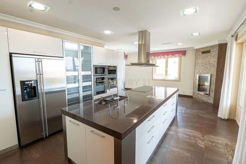 Villa i Amadora, Lisbon, Amadora - € 1.799.000 | Ref: C0483-01846 - foto 3
