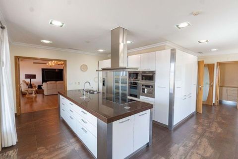 Villa i Amadora, Lisbon, Amadora - € 1.799.000 | Ref: C0483-01846 - foto 4