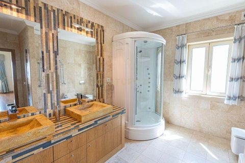 Villa i Amadora, Lisbon, Amadora - € 1.799.000 | Ref: C0483-01846 - foto 19