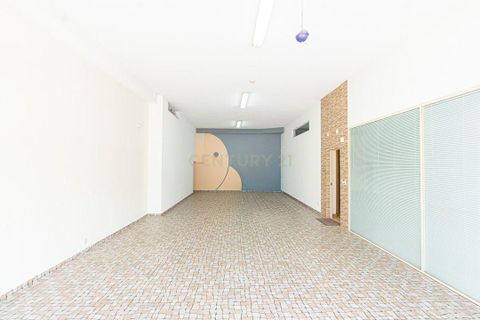Villa i Amadora, Lisbon, Amadora - € 1.799.000 | Ref: C0483-01846 - foto 24