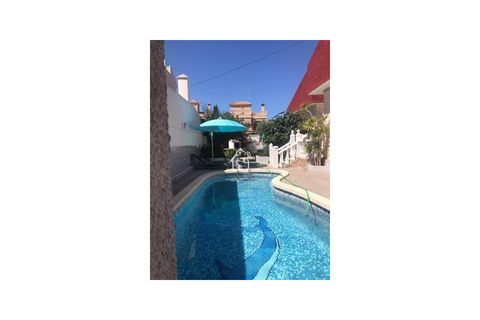 Villa a Torrevieja, Alicante, Torrevieja - € 2.800/mes | Ref: CHA0068 - foto 2