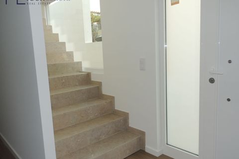 Villa i Amadora, Lisbon, Amadora - € 698.000 | Ref: YL1024(2) - foto 11