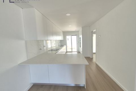 Villa en Amadora, Lisbon, Amadora - € 698.000 | Ref: YL1024(2) - photo 2