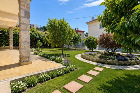 Villa in Nice, Alpes-Maritimes, Nice - € 3,700/month | Ref: LN515 - photo 1
