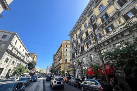 Erhvervsejendom i Naples, Naples, Naples - € 60.000 | Ref: stazione.c - foto 4