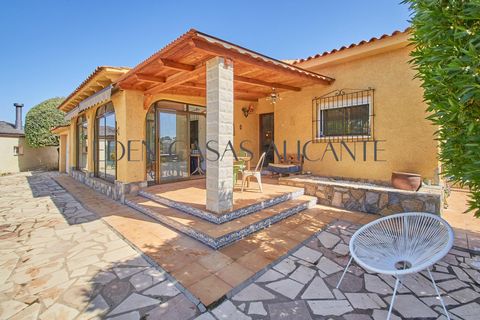 Villa a Busot, Alicante, Busot - € 425.000 | Ref: 01490/8734 - foto 2