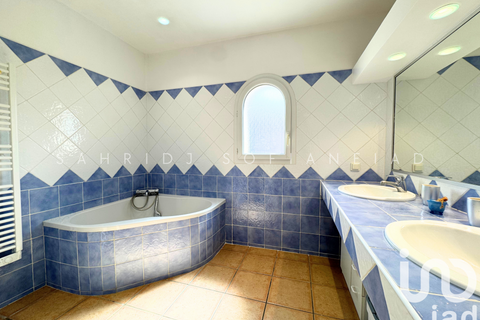 Villa a Marseille, Bouches-du-Rhone, Marseille - € 988.000 | Ref: 82664 - foto 19