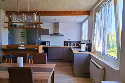 Wohnung in Nancy, Meurthe-et-Moselle, Nancy - € 385/Monat | Ref: ZVUJ-GUN-SLQ - Foto 1