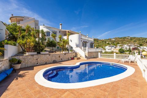 Villa i Vinuela, Malaga, Vinuela - € 449.000 | Ref: R5375794 - foto 1
