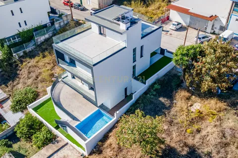 Villa i Odivelas, Lisbon, Odivelas - € 990.000 | Ref: C0383-01290 - foto 1