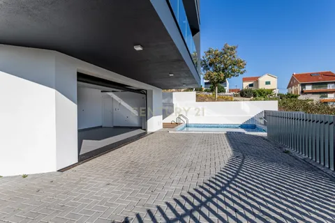 Villa i Odivelas, Lisbon, Odivelas - € 990.000 | Ref: C0383-01290 - foto 8
