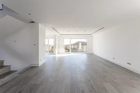 Villa i Odivelas, Lisbon, Odivelas - € 990.000 | Ref: C0383-01290 - foto 23