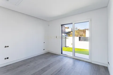 Villa i Odivelas, Lisbon, Odivelas - € 990.000 | Ref: C0383-01290 - foto 25
