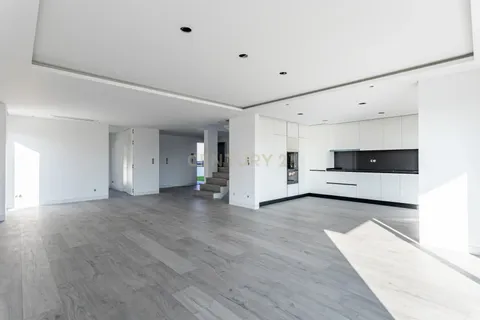 Villa i Odivelas, Lisbon, Odivelas - € 990.000 | Ref: C0383-01290 - foto 26