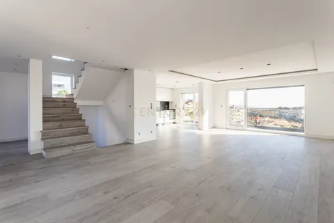 Villa i Odivelas, Lisbon, Odivelas - € 990.000 | Ref: C0383-01290 - foto 29