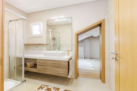 Villa a Alenquer, Lisbon, Alenquer - € 580.000 | Ref: C0383-01413 - foto 13