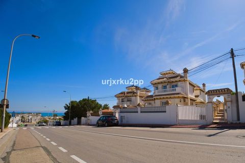 Villa i Torrevieja, Alicante, Torrevieja - € 449.000 | Ref: SMBOC2813 - foto 1