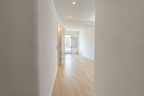Leilighet i Alverca do Ribatejo, Lisbon, Alverca do Ribatejo - € 299 000 | Ref: ALVER-216757 - foto 8