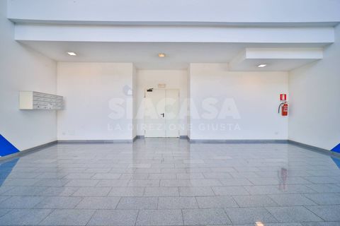Erhvervsejendom i Vimercate, Monza and Brianza, Vimercate - € 570.000 | Ref: UFF.VIMERCATE-TS570V - foto 4