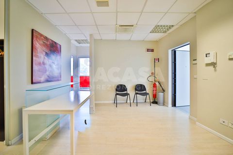 Erhvervsejendom i Vimercate, Monza and Brianza, Vimercate - € 570.000 | Ref: UFF.VIMERCATE-TS570V - foto 12