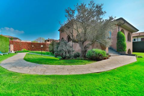Villa a Bernareggio, Monza and Brianza, Bernareggio - € 986.000 | Ref: VILLA.BERNAREGGIO-IZ986V - foto 7