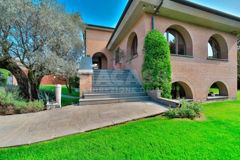 Villa a Bernareggio, Monza and Brianza, Bernareggio - € 986.000 | Ref: VILLA.BERNAREGGIO-IZ986V - foto 11