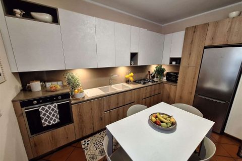 Villa a Montecatini Terme, Pistoia, Montecatini Terme - € 615.000 | Ref: V1376-1137951 - foto 8