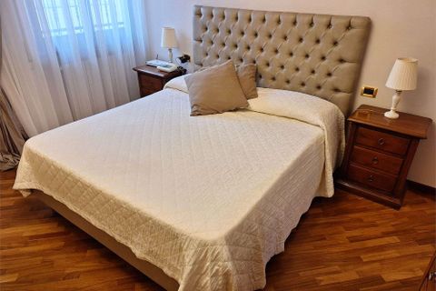 Villa a Montecatini Terme, Pistoia, Montecatini Terme - € 615.000 | Ref: V1376-1137951 - foto 16