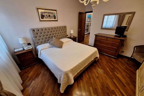 Villa a Montecatini Terme, Pistoia, Montecatini Terme - € 615.000 | Ref: V1376-1137951 - foto 17