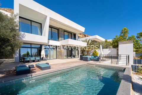Villa i Finestrat, Alicante, Finestrat - € 1.875.000 | Ref: W-02YTN7 - foto 1