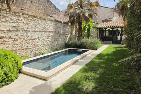 Villa a Agen, Lot-et-Garonne, Agen - € 850.000 | Ref: BVI85444 - foto 2